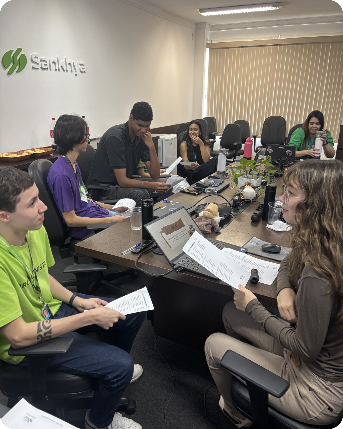 Juliana Bridi em instituição de ensino
